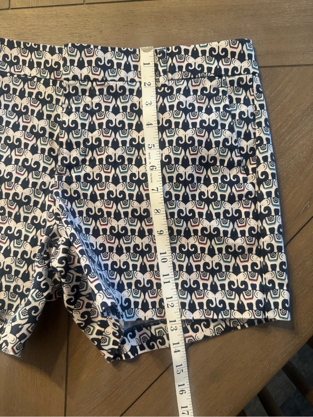 Banana Republic Navy and White Elephant Shorts - Picture 10 of 10